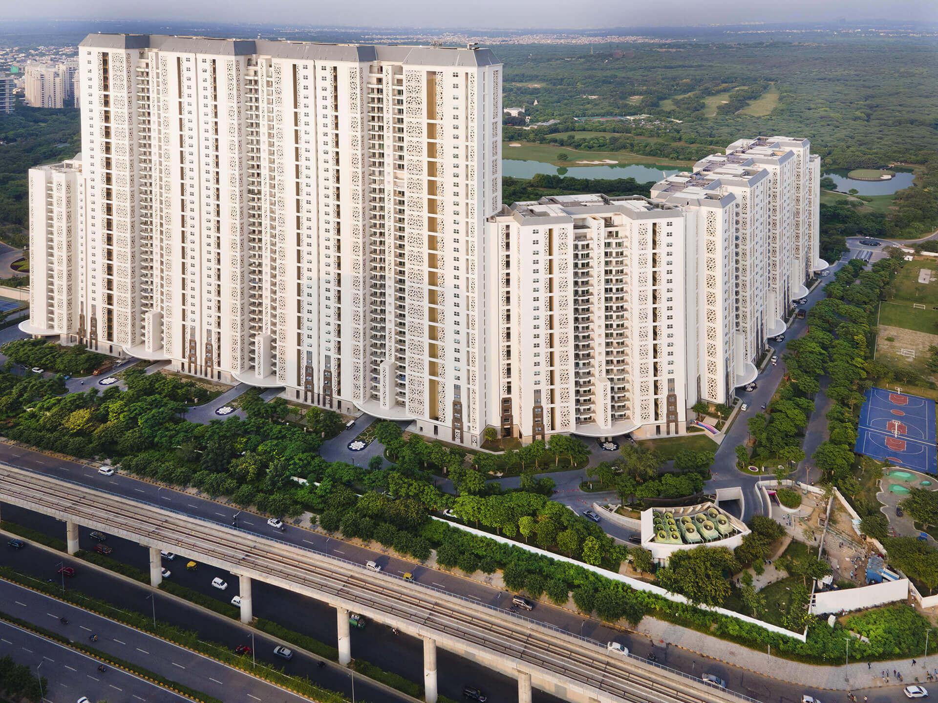 DLF The Dahlias Towers along Golf Course Road